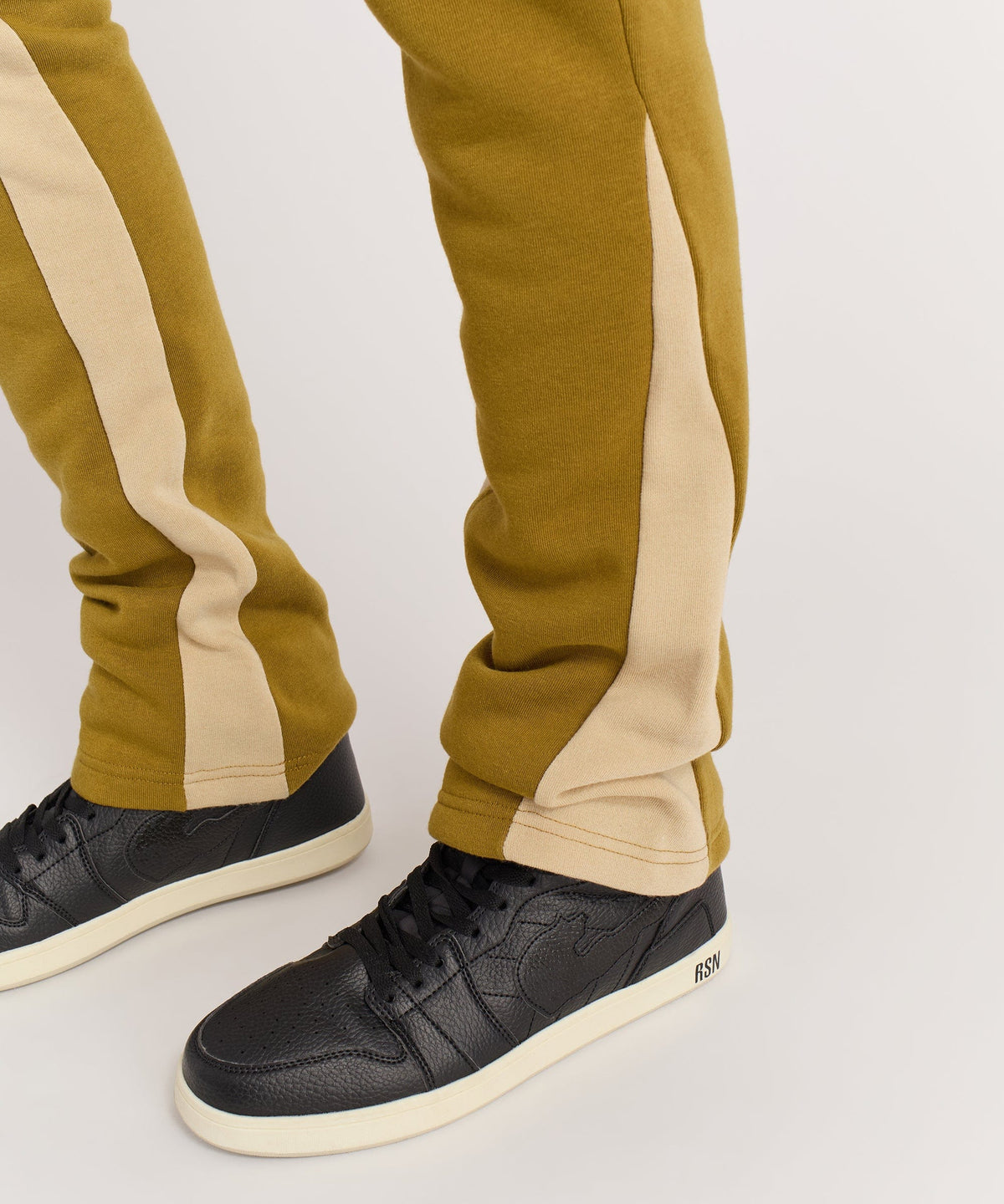 Reason Clothing Customer Favorite Stacked Fleece Sweatpant
